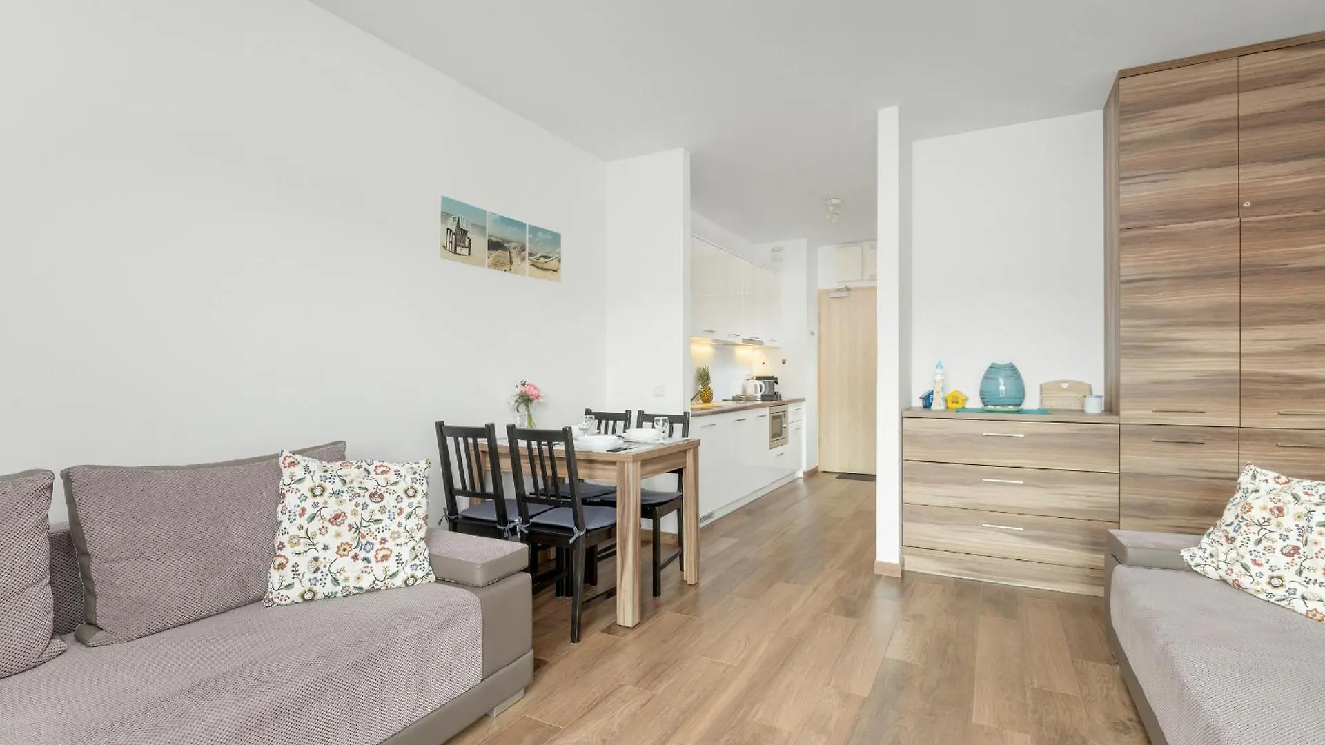 Apartment Cztery Oceany Studio For 4 Guests With Balcony & Parking Gdansk By Noclegi Renters