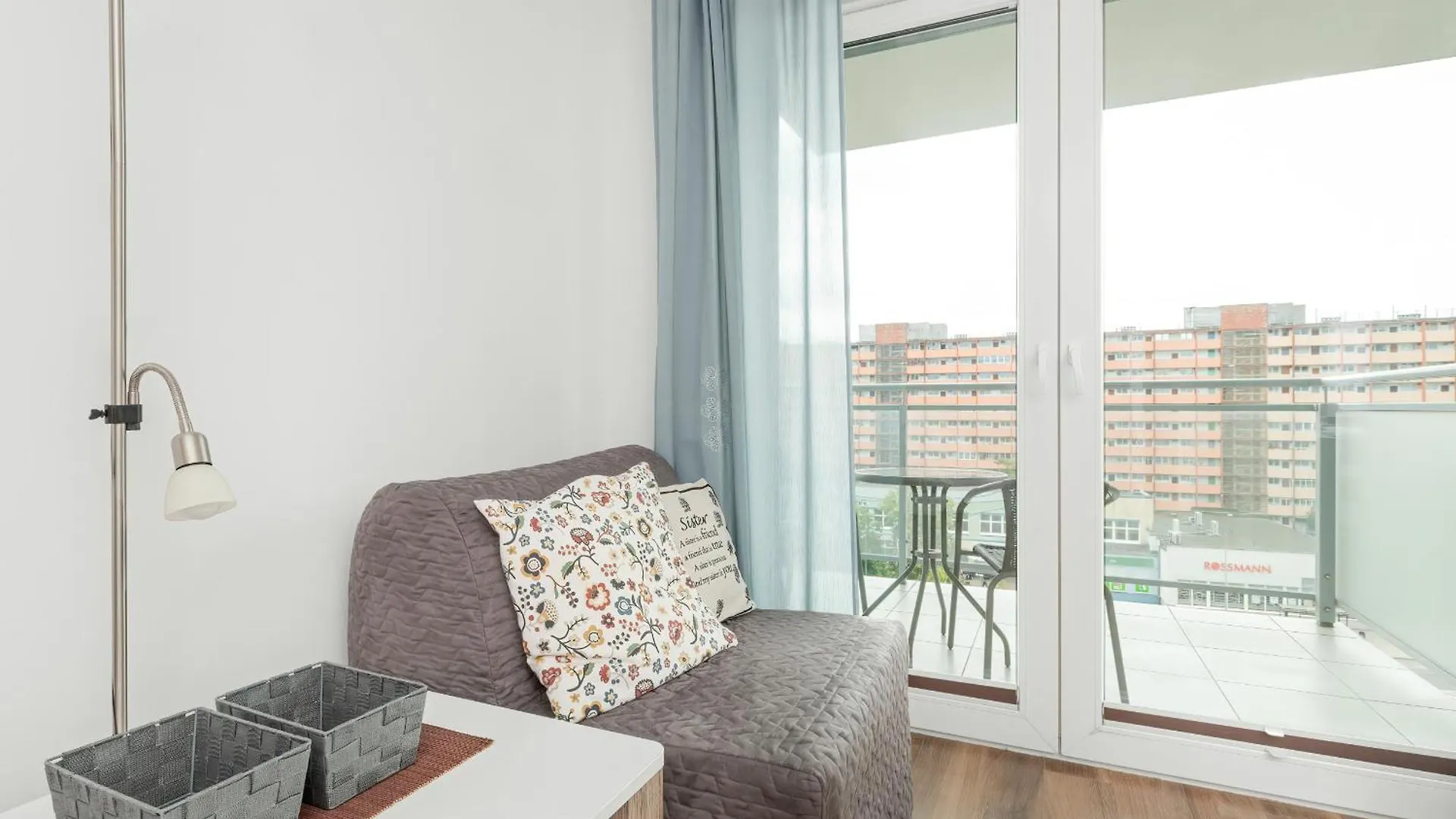 Cztery Oceany Studio For 4 Guests With Balcony & Parking Gdansk By Noclegi Renters Poland
